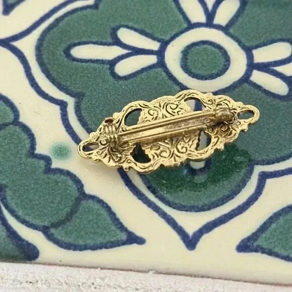 Vintage Victorian Faux Pearl Brooch - Picture 4 of 5